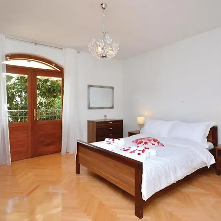 Apartman Cozy Apartment In Split With Kitchen Split