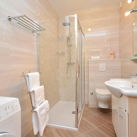 Apartman Cozy Apartment In Split With Kitchen