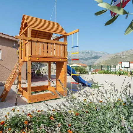 Cozy Apartment In Split With Kitchen Apartman *