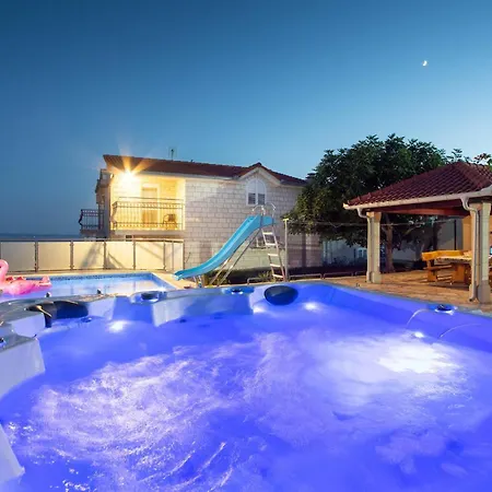 Apartman Cozy Apartment In Split With Kitchen *