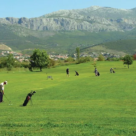 Cozy Apartment In Split With Kitchen Apartman Split