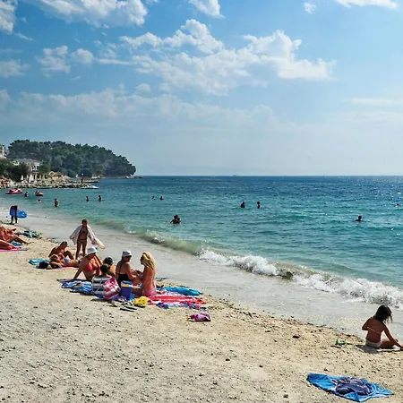 Daire Cozy In With Kitchen